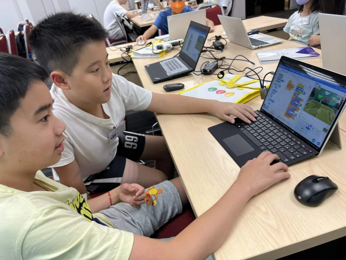 打造職場與家庭共融的幸福典範，資誠獲頒友善育兒績優事業