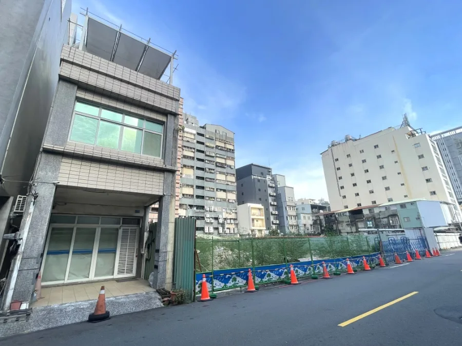 昇和建設花3年砸近4億，搶下高車商圈8棟一甲子老屋