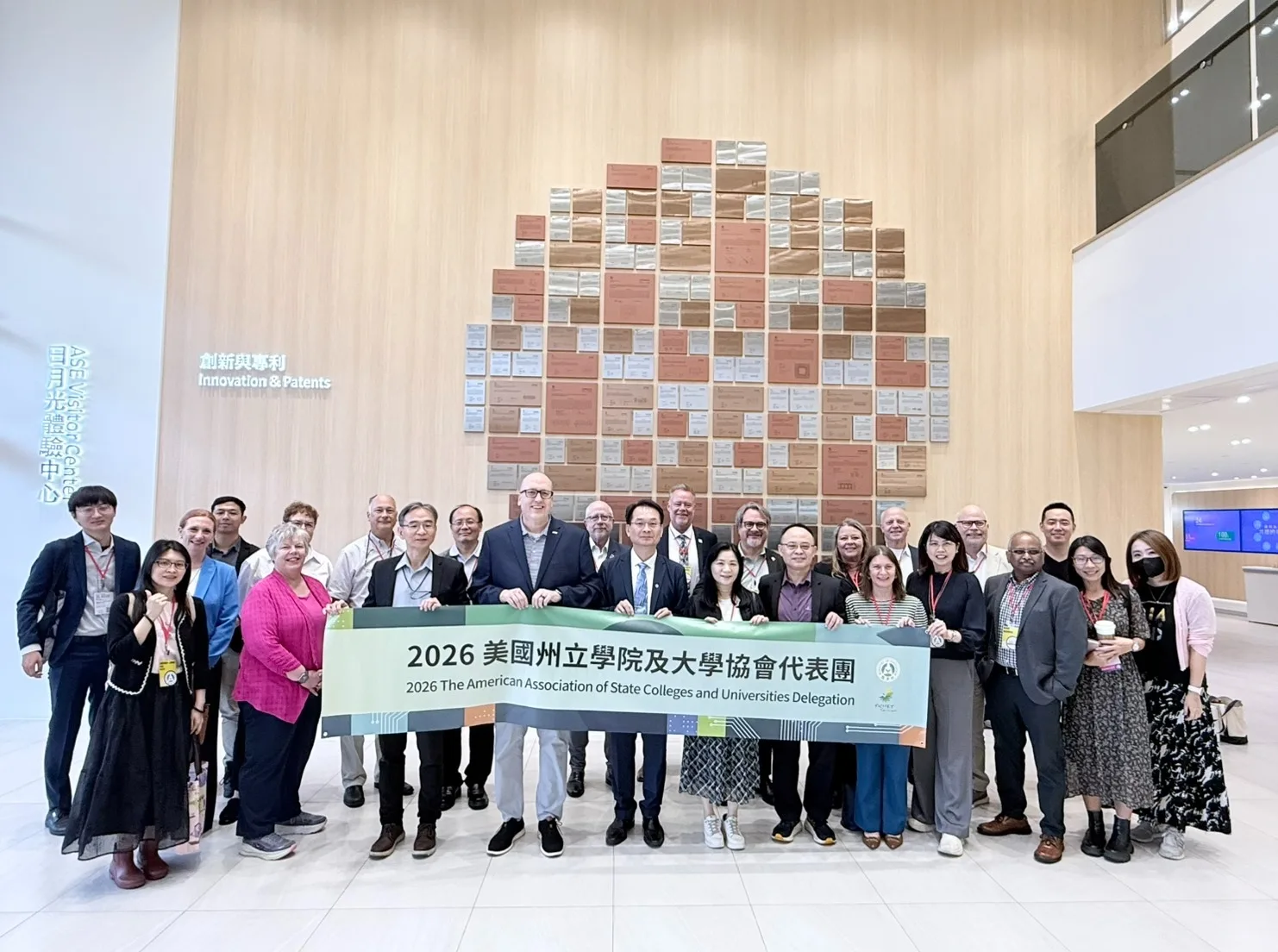 台美半導體教育合作再深化 美方訪團走進高科大及日月光