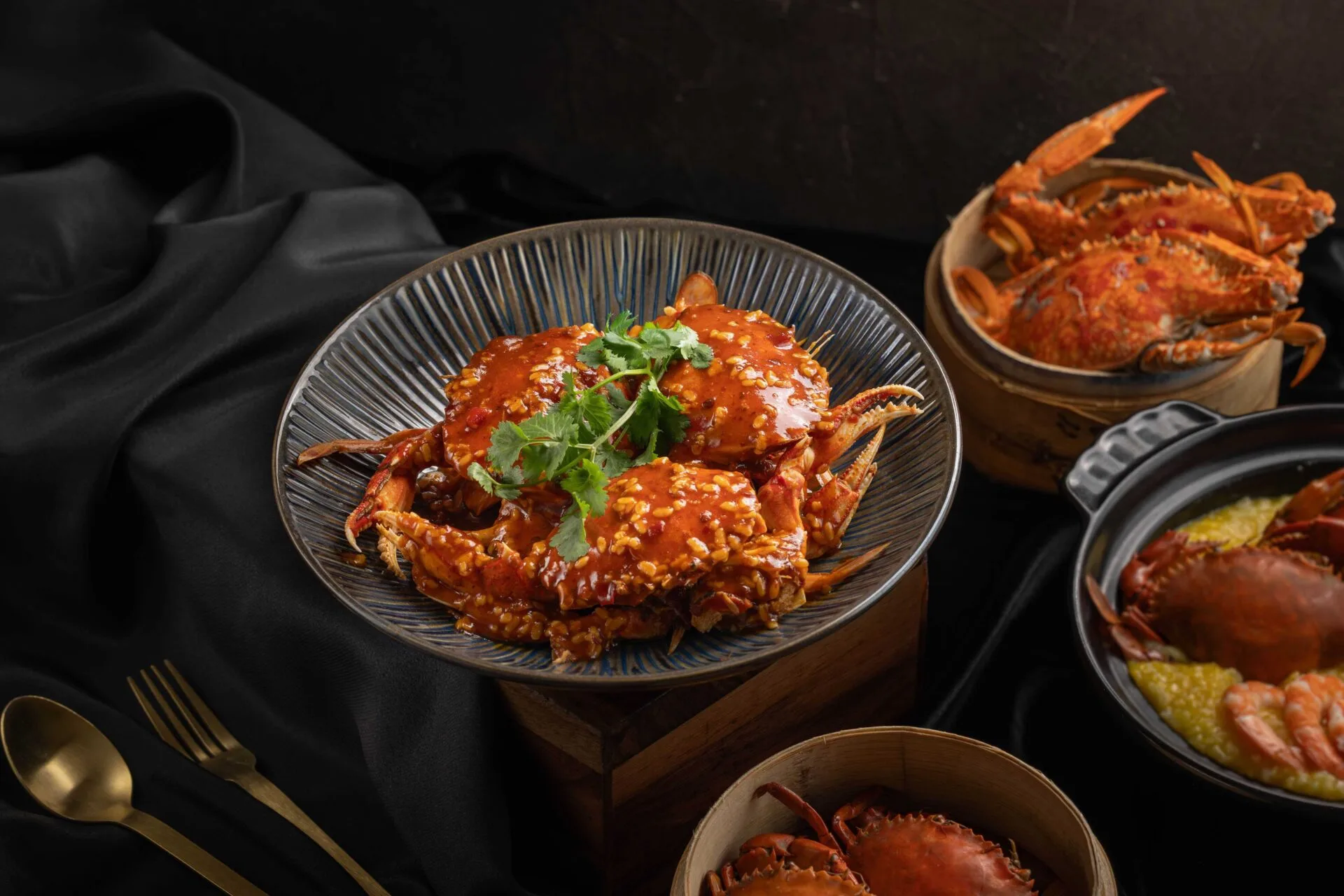 高雄日航酒店「秋蟹季」登場     螃蟹料理、鮭魚親子丼無限量供應