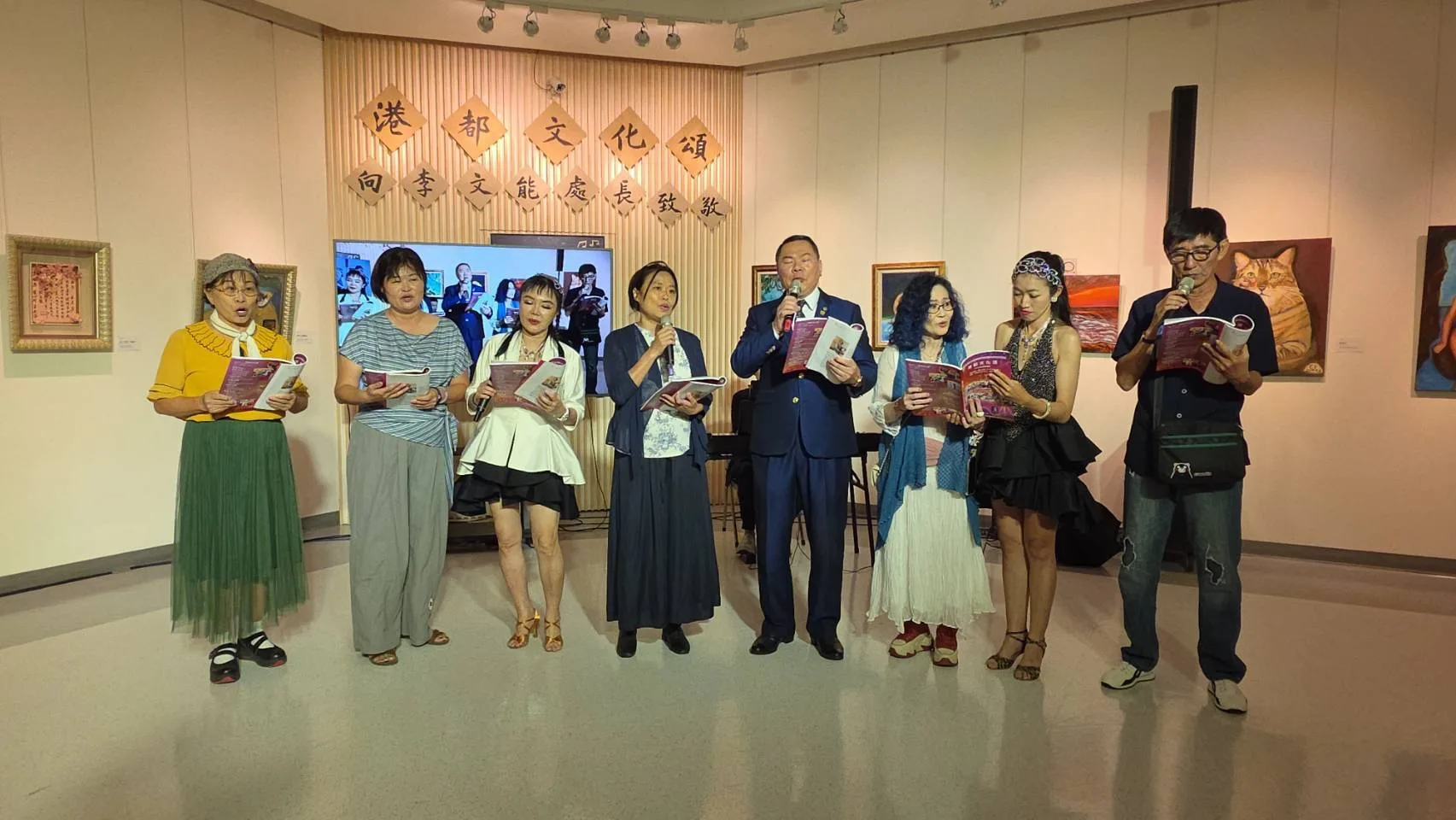 高雄美育傳承跨越數十年　吳素蓮聯展致敬前文化中心處長李文能