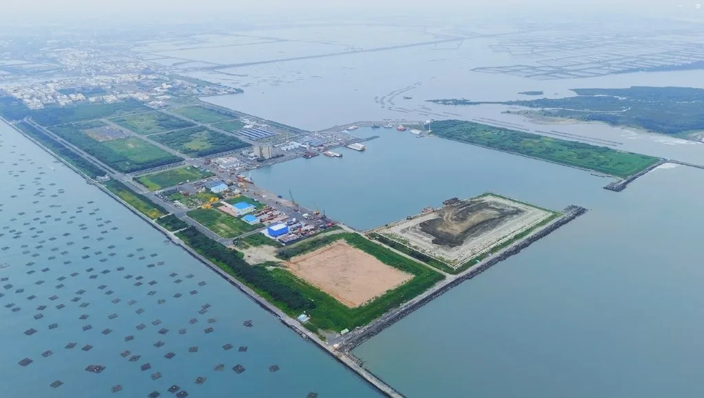 布袋商港客貨運分流升級，釋出近四千坪招商基地